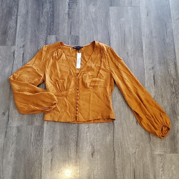 Sanctuary Mustrad Cropped Long Sleeve Blouse NWT - Picture 2 of 4